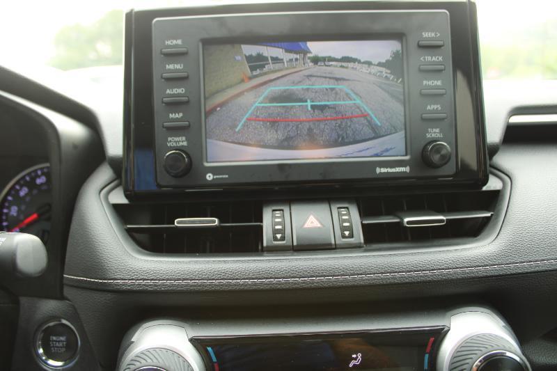 Toyota RAV4 XLE Premium FWD (Natl) 2020