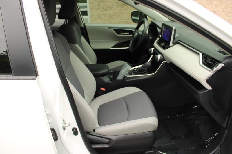 Toyota RAV4 Hybrid XLE AWD (Natl) 2023