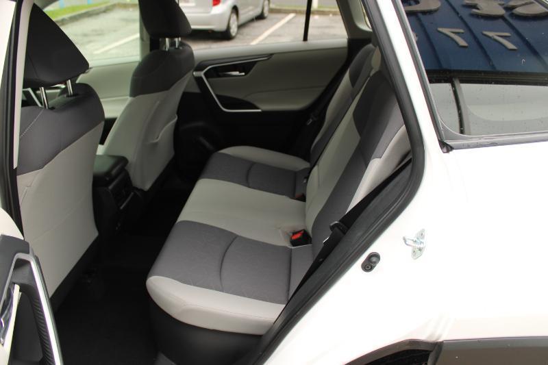 Toyota RAV4 Hybrid XLE AWD (Natl) 2023