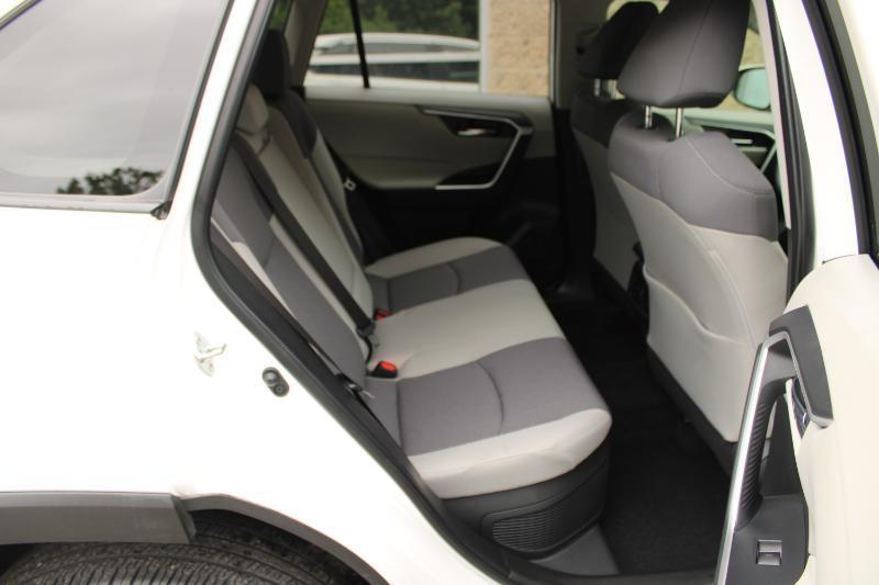 Toyota RAV4 Hybrid XLE AWD (Natl) 2023