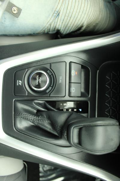 Toyota RAV4 Hybrid XLE AWD (Natl) 2023