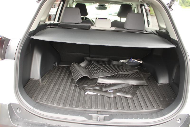 Toyota RAV4 Hybrid XLE AWD (Natl) 2023
