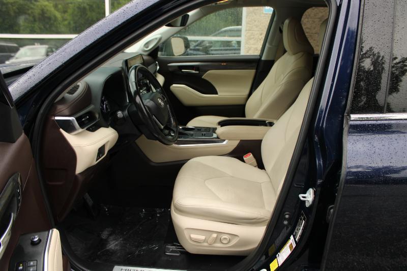 Toyota Highlander Limited FWD (Natl) 2021