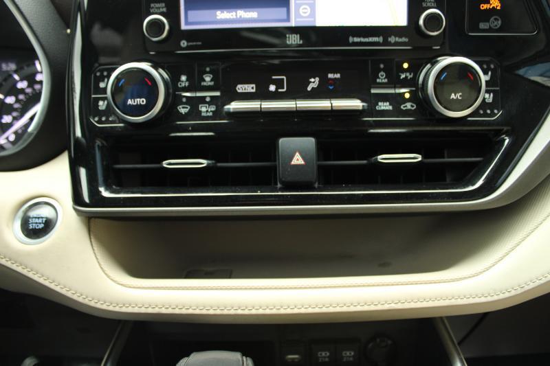 Toyota Highlander Limited FWD (Natl) 2021