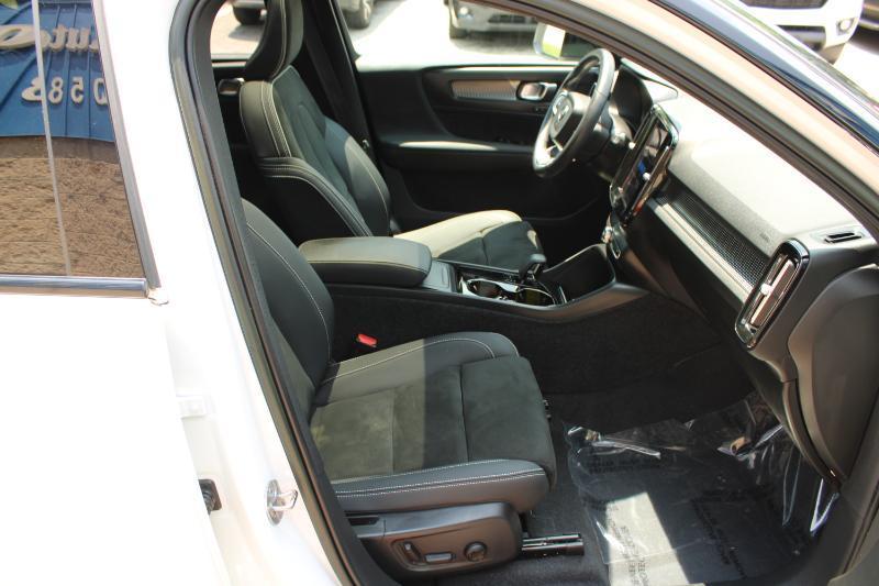Volvo XC40 Recharge Pure Electric P8 eAWD Twin Plus 2022