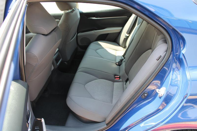 Toyota Camry Hybrid LE CVT (Natl) 2023