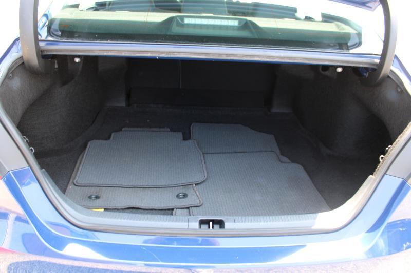 Toyota Camry Hybrid LE CVT (Natl) 2023