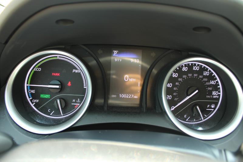 Toyota Camry Hybrid LE CVT (Natl) 2023