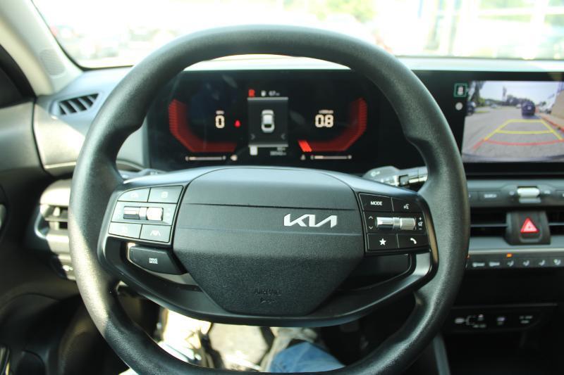 Kia K4 LXS FWD 2025