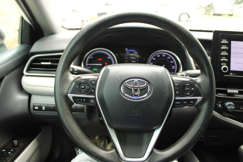 Toyota Camry Hybrid LE CVT (Natl) 2022