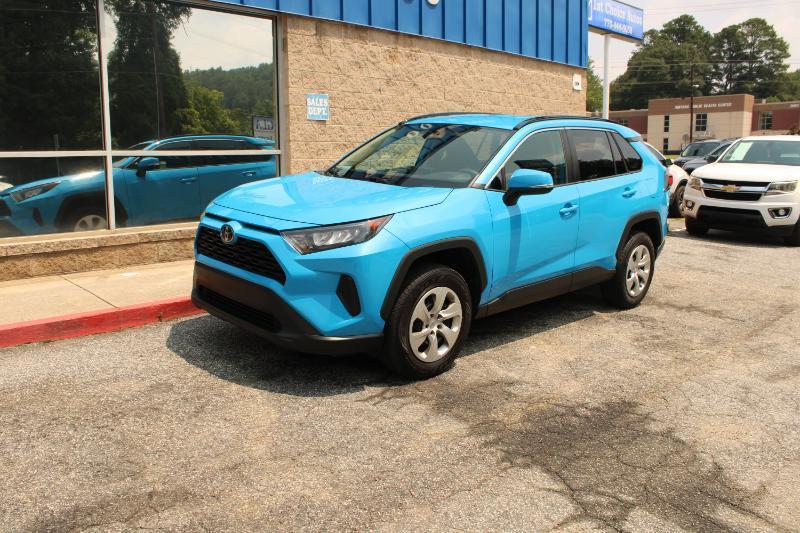 Toyota RAV4 LE FWD (Natl) 2021