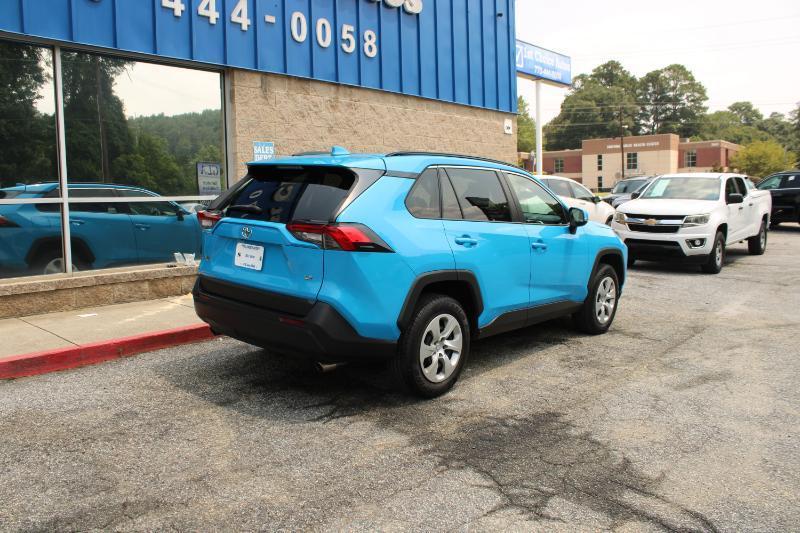 Toyota RAV4 LE FWD (Natl) 2021