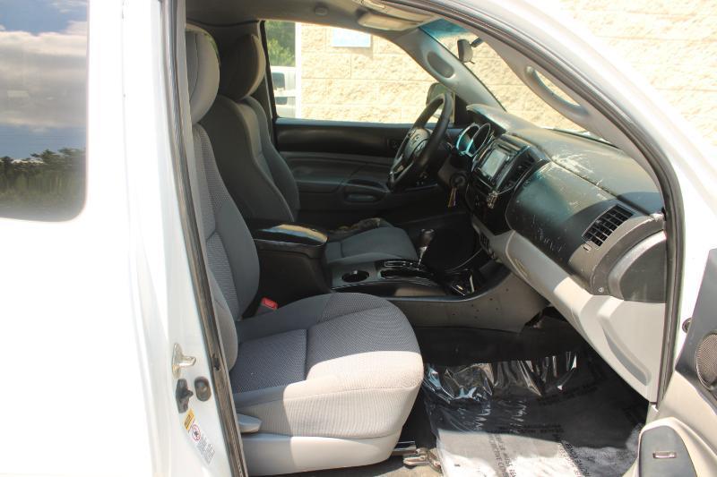 Toyota Tacoma 2WD Access Cab I4 AT PreRunner (Natl) 2015