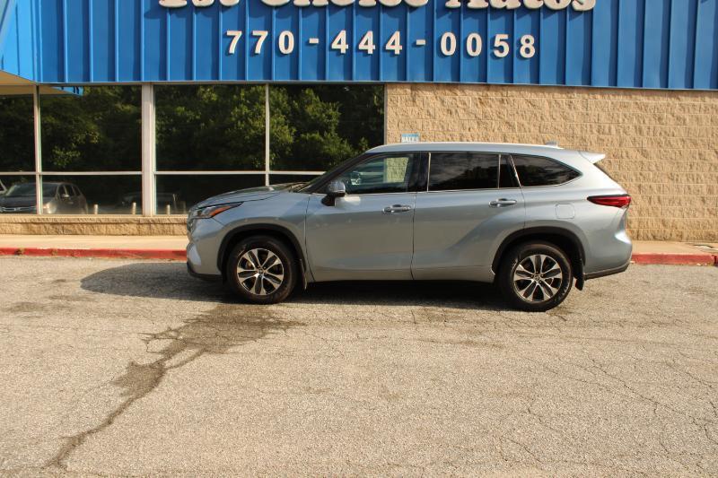 Toyota Highlander XLE AWD (Natl) 2022
