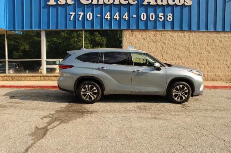 Toyota Highlander XLE AWD (Natl) 2022