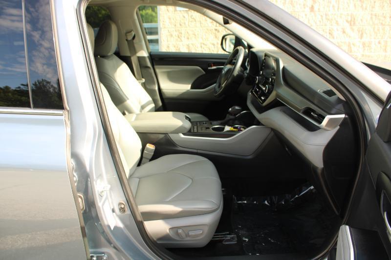 Toyota Highlander XLE AWD (Natl) 2022