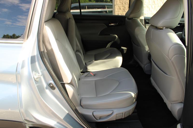 Toyota Highlander XLE AWD (Natl) 2022