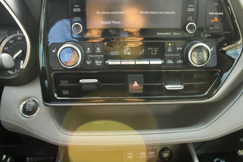 Toyota Highlander XLE AWD (Natl) 2022