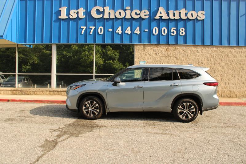Toyota Highlander XLE AWD (Natl) 2022