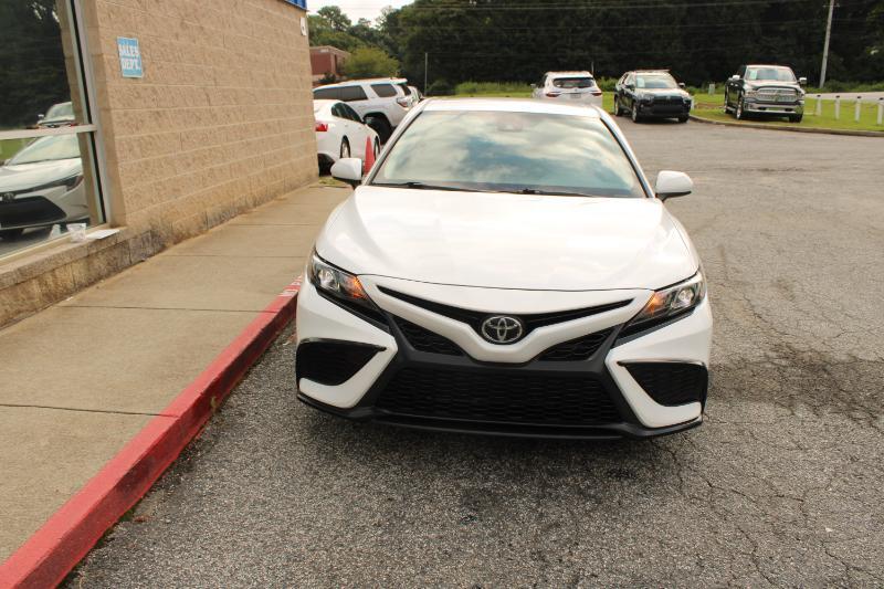 Toyota Camry SE Auto (Natl) 2021