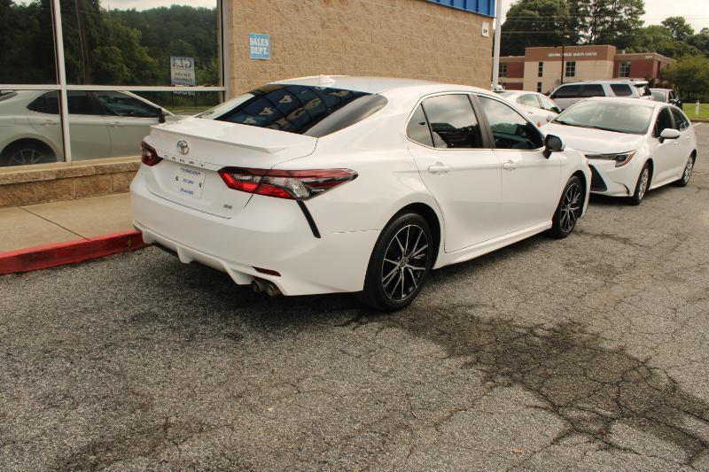 Toyota Camry SE Auto (Natl) 2021
