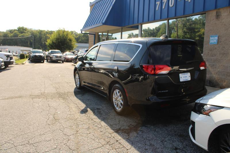 Chrysler Voyager LX FWD 2023