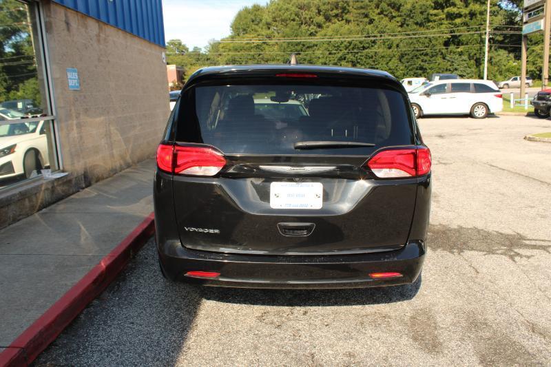 Chrysler Voyager LX FWD 2023