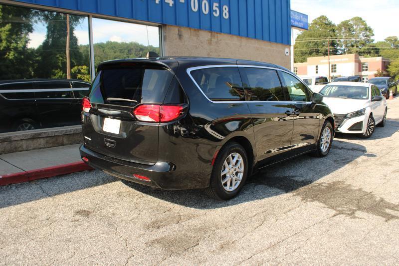 Chrysler Voyager LX FWD 2023