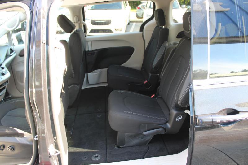 Chrysler Voyager LX FWD 2023