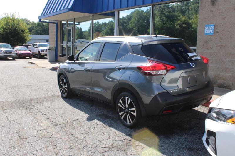 Nissan Kicks SV FWD 2020