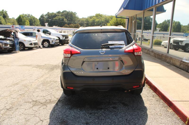 Nissan Kicks SV FWD 2020