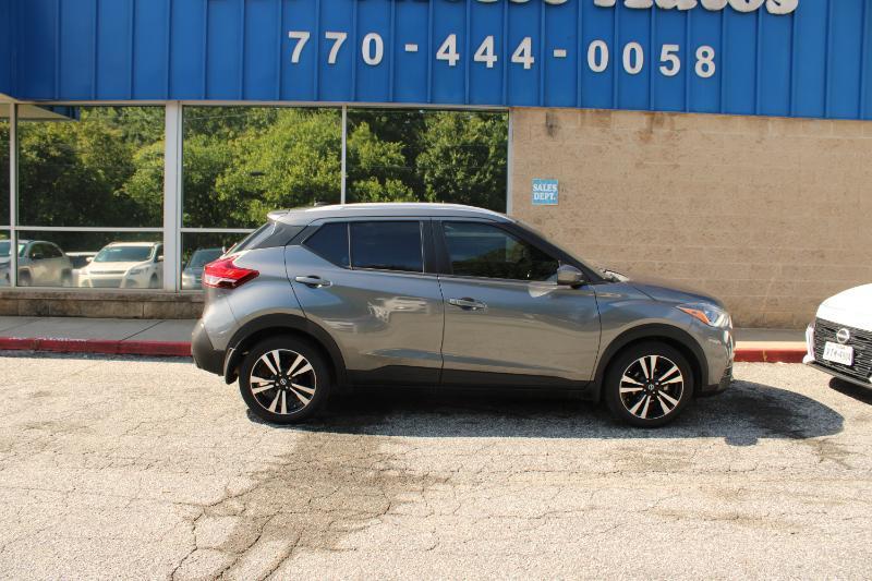 Nissan Kicks SV FWD 2020