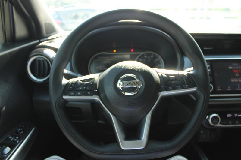 Nissan Kicks SV FWD 2020