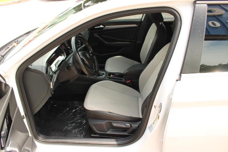 Volkswagen Jetta R-Line Auto w/SULEV 2020