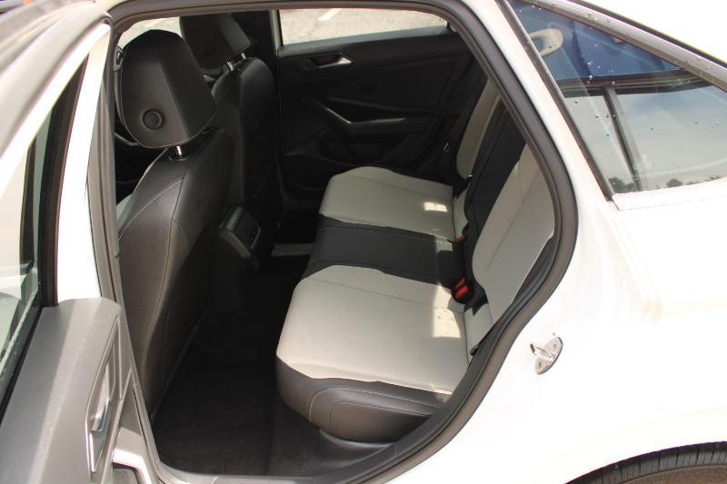 Volkswagen Jetta R-Line Auto w/SULEV 2020
