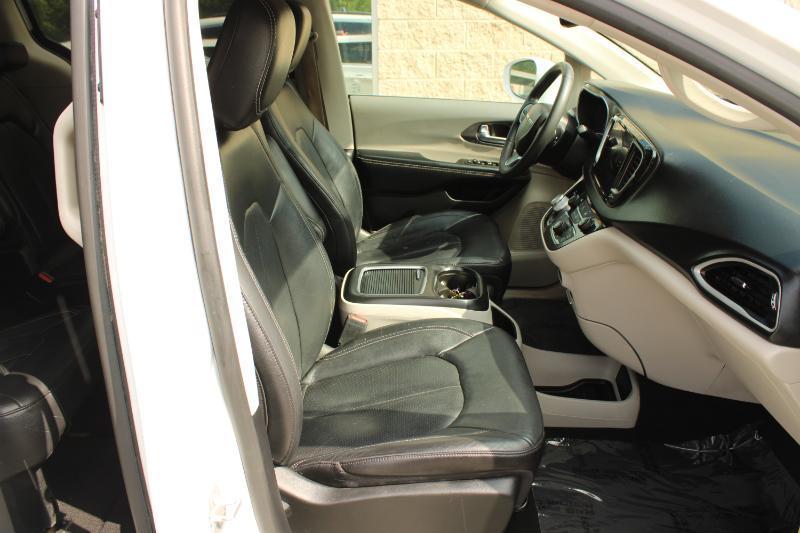 Chrysler Pacifica Touring L FWD 2022