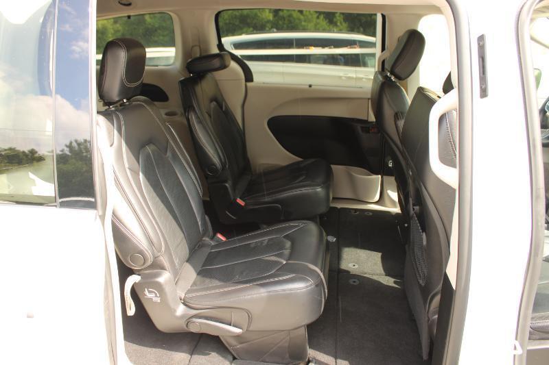 Chrysler Pacifica Touring L FWD 2022