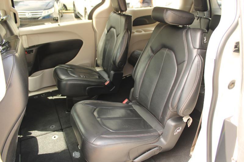 Chrysler Pacifica Touring L FWD 2022