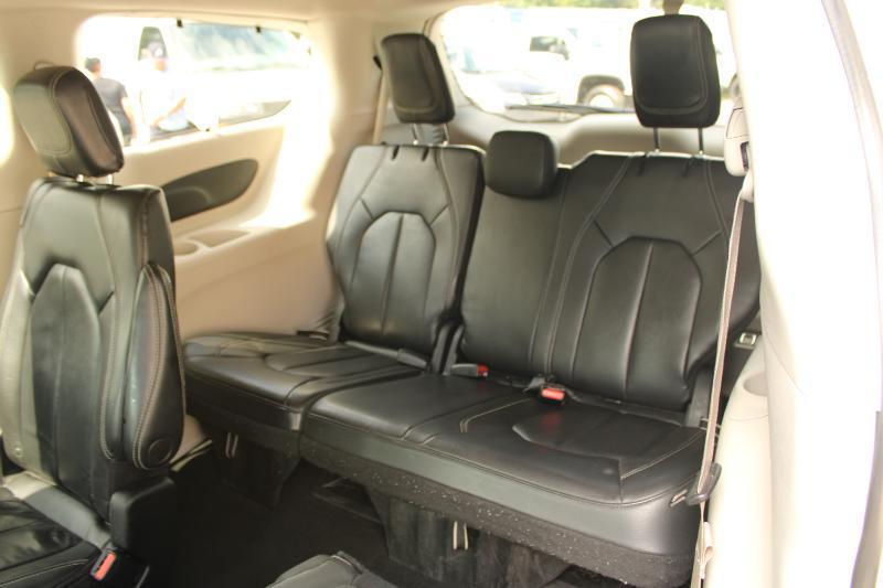Chrysler Pacifica Touring L FWD 2022