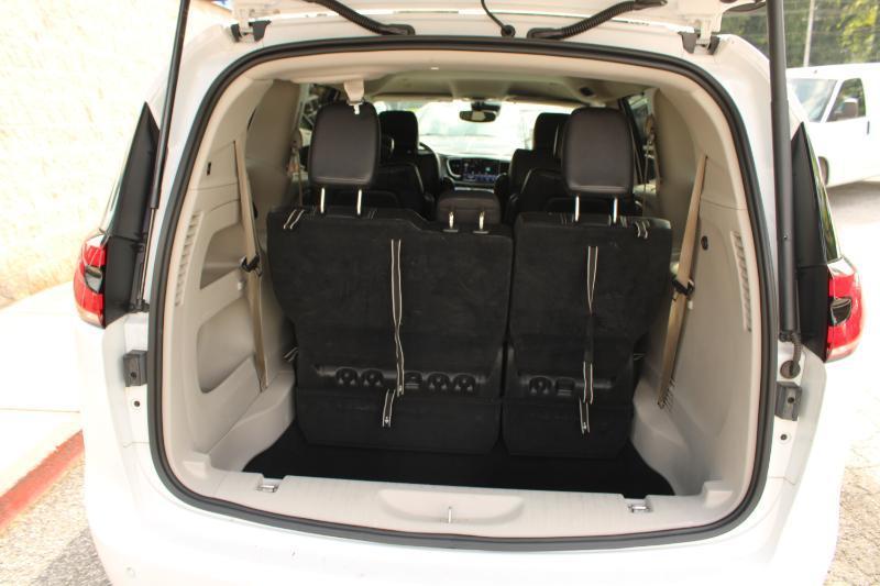 Chrysler Pacifica Touring L FWD 2022