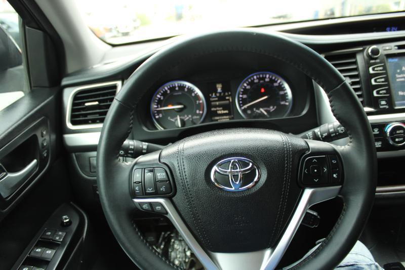 Toyota Highlander FWD 4dr V6 Limited (Natl) 2016