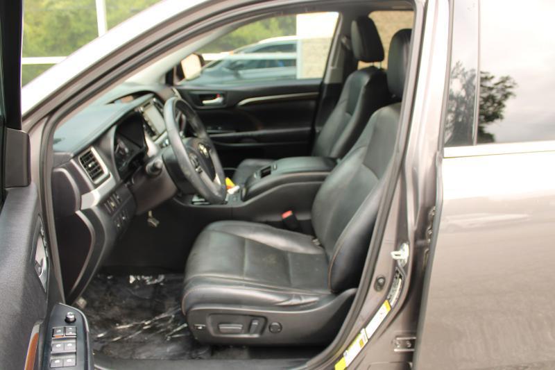Toyota Highlander FWD 4dr V6 Limited (Natl) 2016