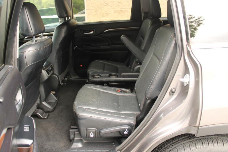 Toyota Highlander FWD 4dr V6 Limited (Natl) 2016