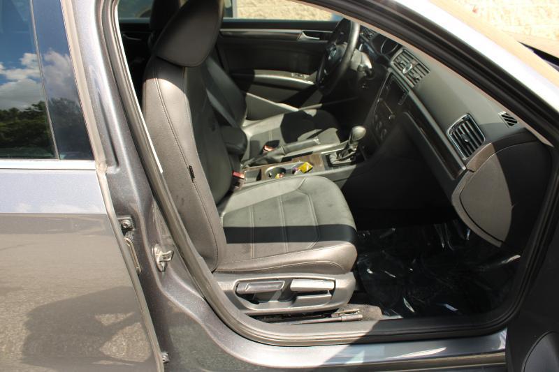 Volkswagen Passat 1.8T SE Auto 2017