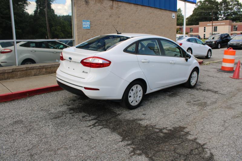Ford Fiesta 4dr Sdn S 2014