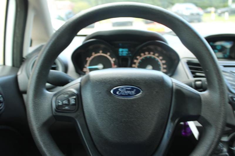 Ford Fiesta 4dr Sdn S 2014