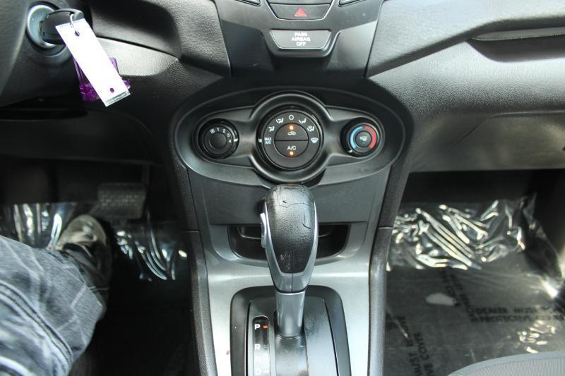 Ford Fiesta 4dr Sdn S 2014