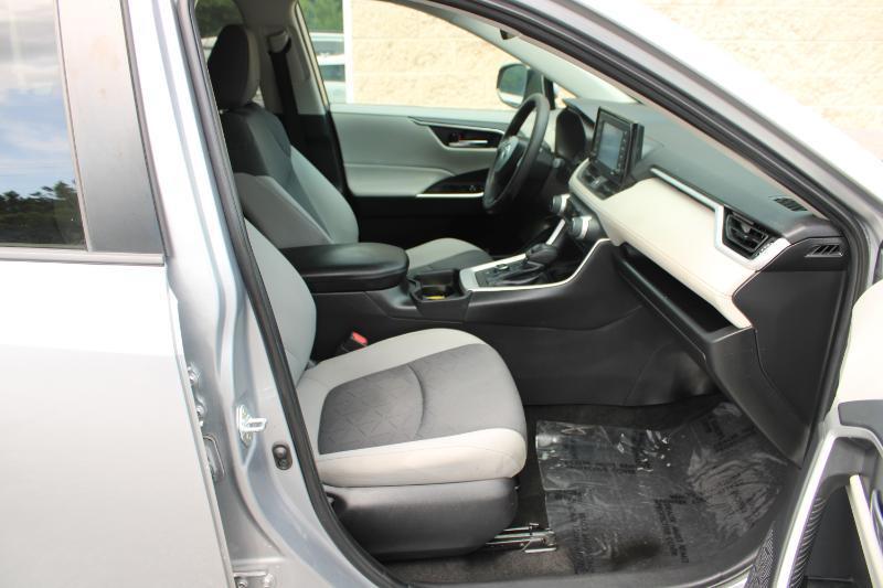 Toyota RAV4 Hybrid XLE AWD (Natl) 2021