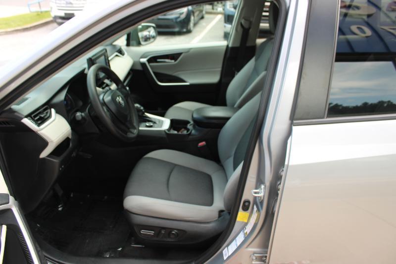 Toyota RAV4 Hybrid XLE AWD (Natl) 2021