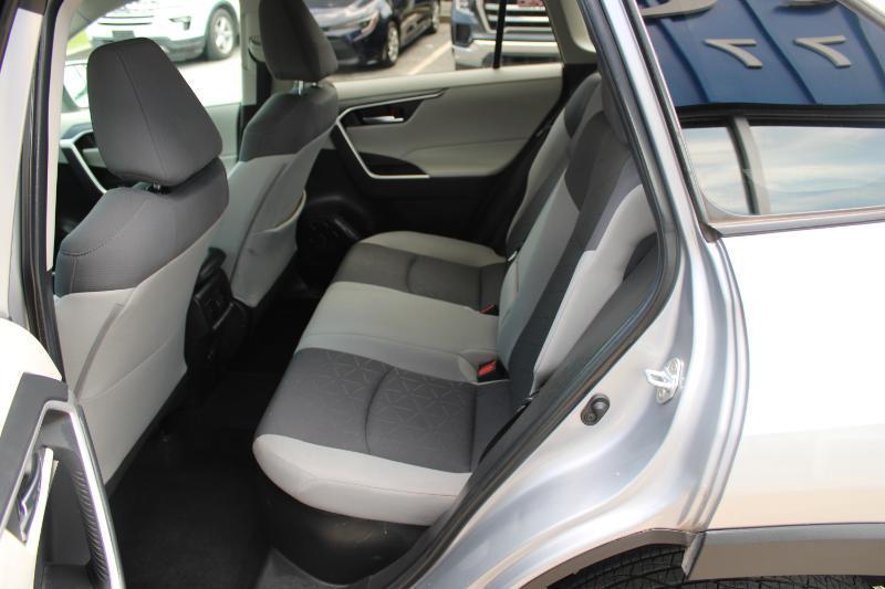 Toyota RAV4 Hybrid XLE AWD (Natl) 2021
